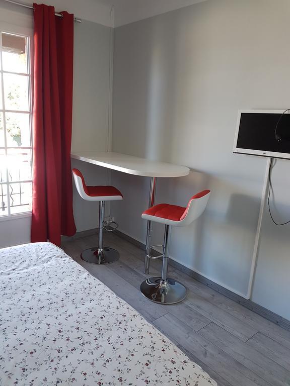 Bed and Breakfast La Combe Joseph Remoulins Esterno foto