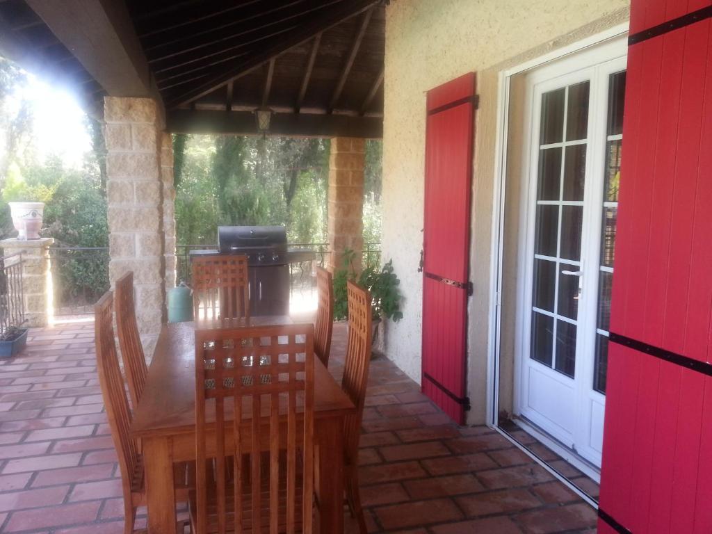 Bed and Breakfast La Combe Joseph Remoulins Esterno foto