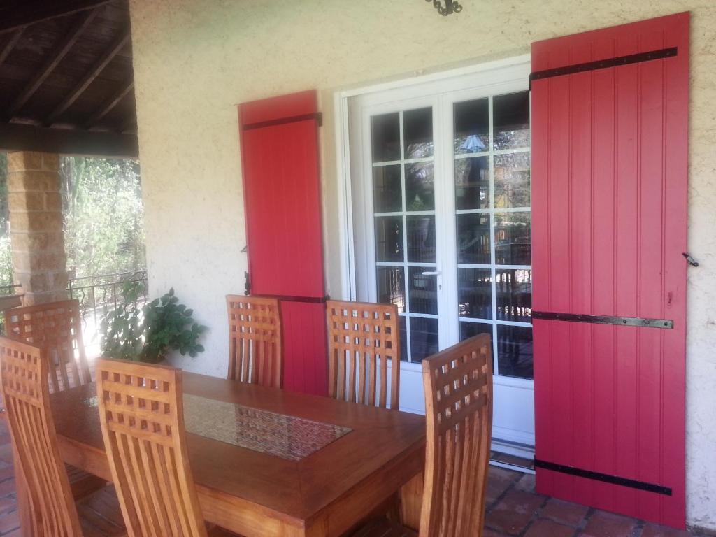 Bed and Breakfast La Combe Joseph Remoulins Esterno foto